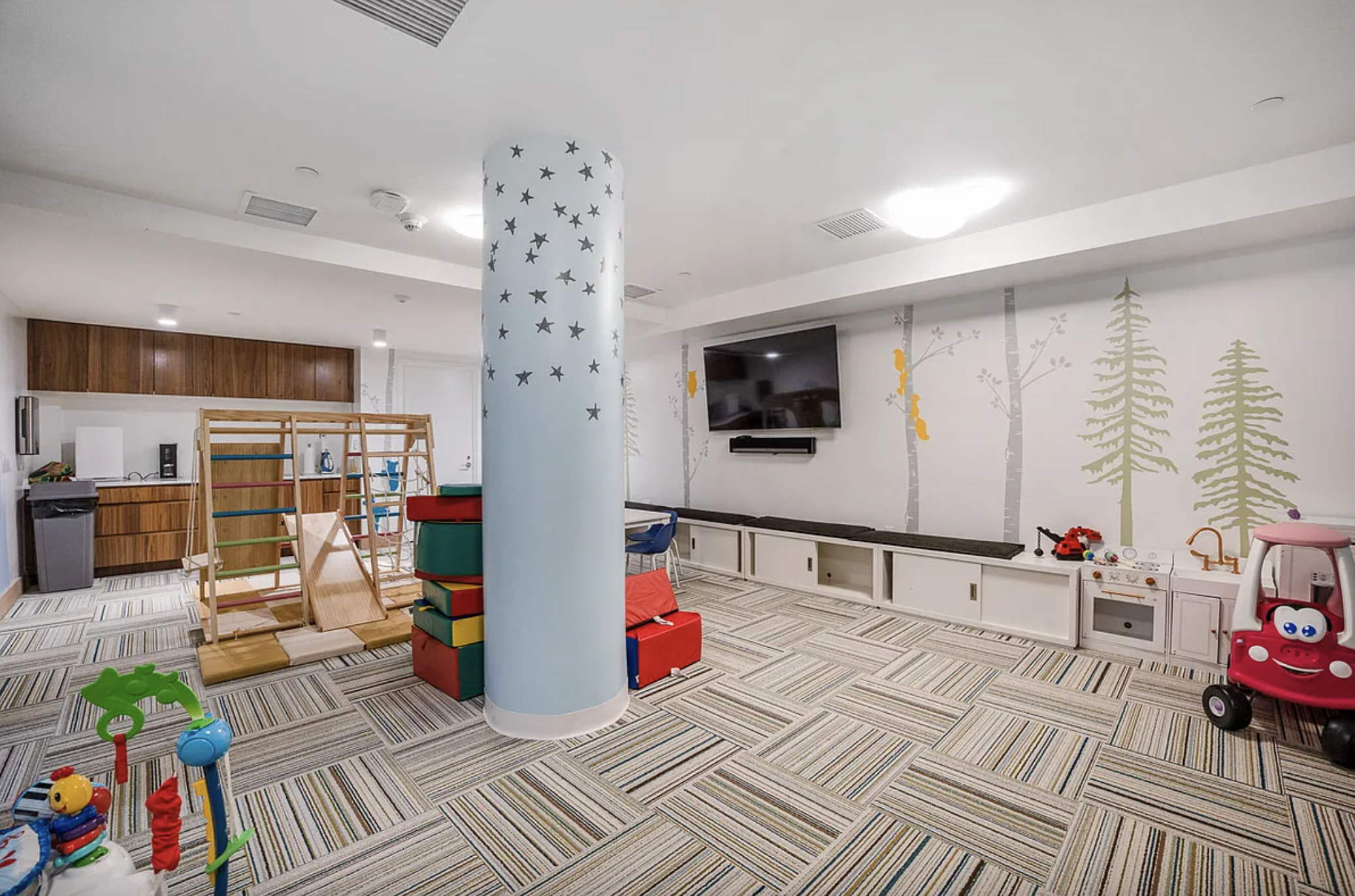 21-30 44th Drive, Unit 5B Queens, NY 11101 - Photo 20 of 24