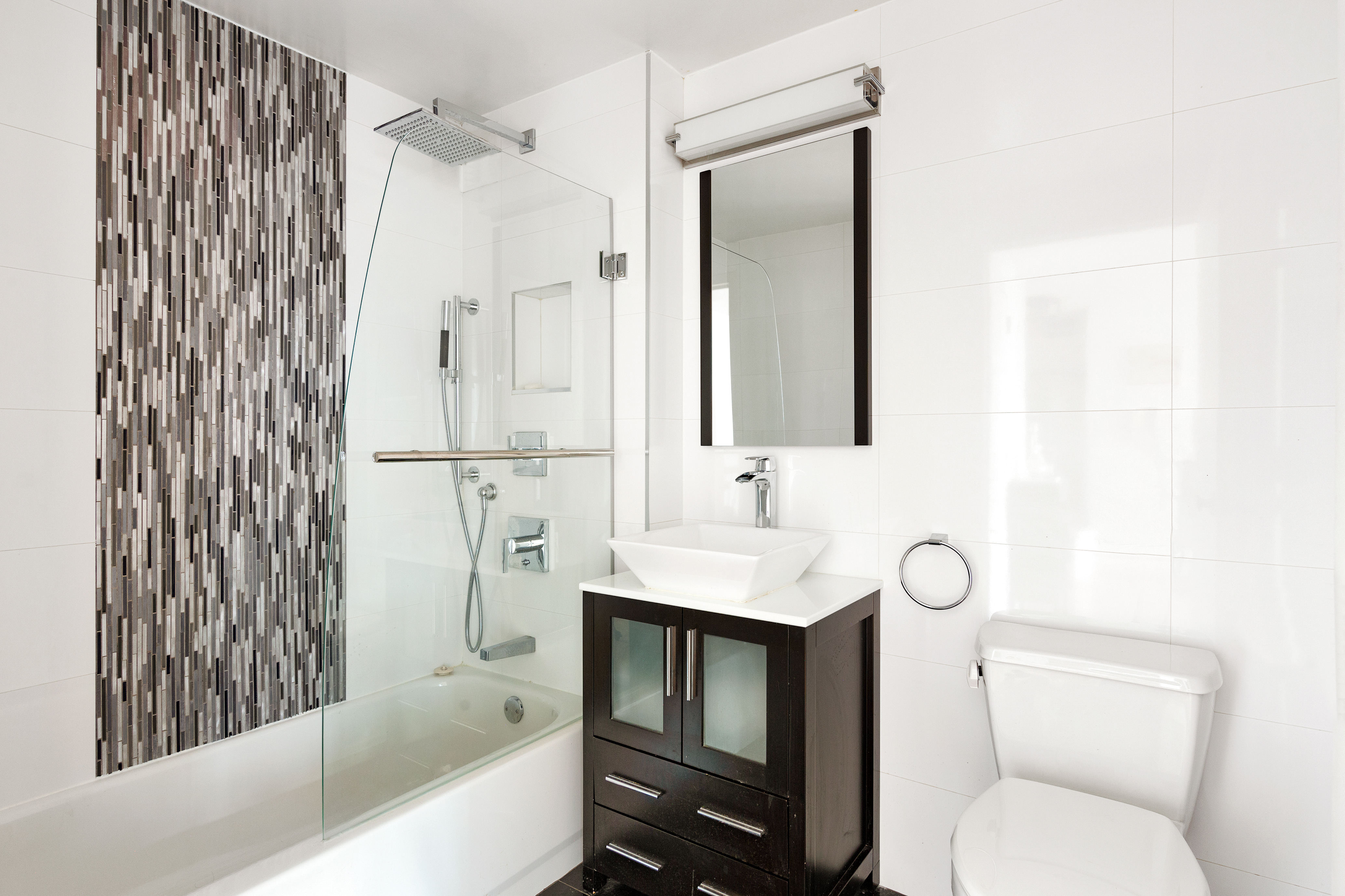 520 West 23rd Street, Unit 9D Manhattan, NY 10011 - Photo 12 of 19 Gallery Image 12