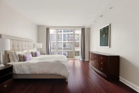 $4,300,000 | 80 Riverside Boulevard, Unit 5J | Upper West Side
