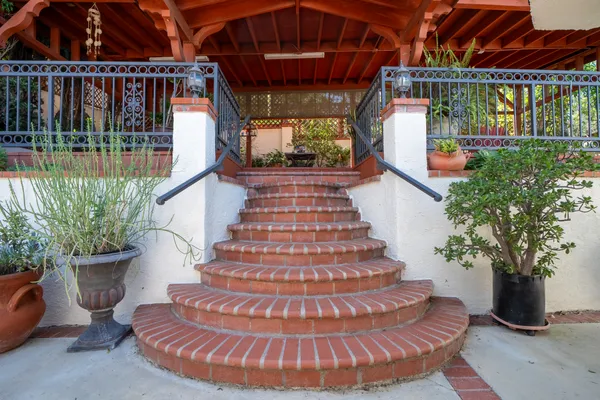 $1,299,000 | 624 Redfield Avenue, Los Angeles, CA 90042