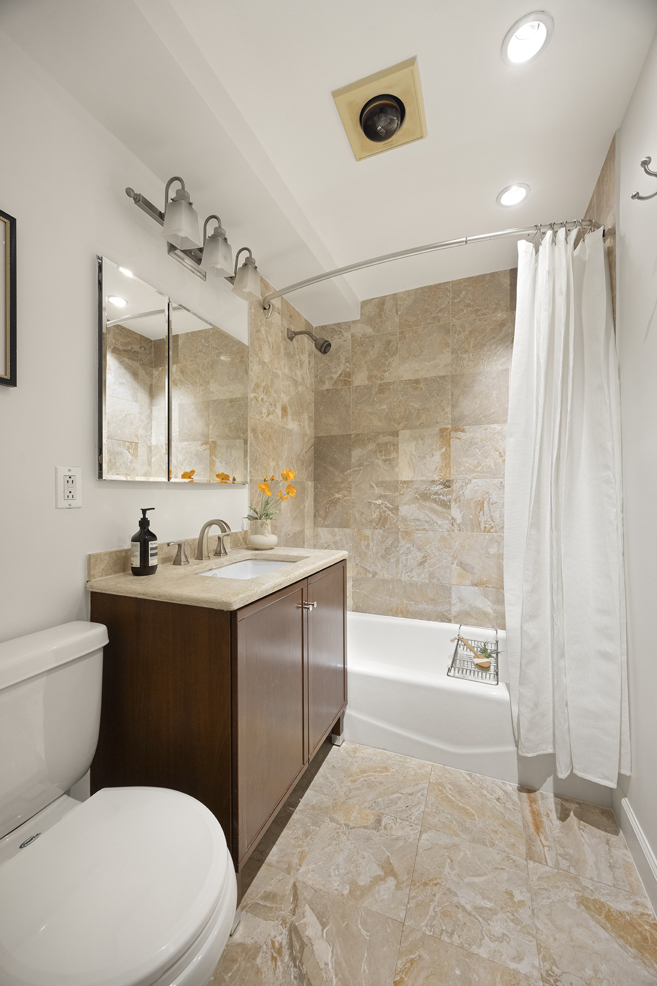 166 East 63rd Street, Unit 8L Manhattan, NY 10065 - Photo 7 of 10