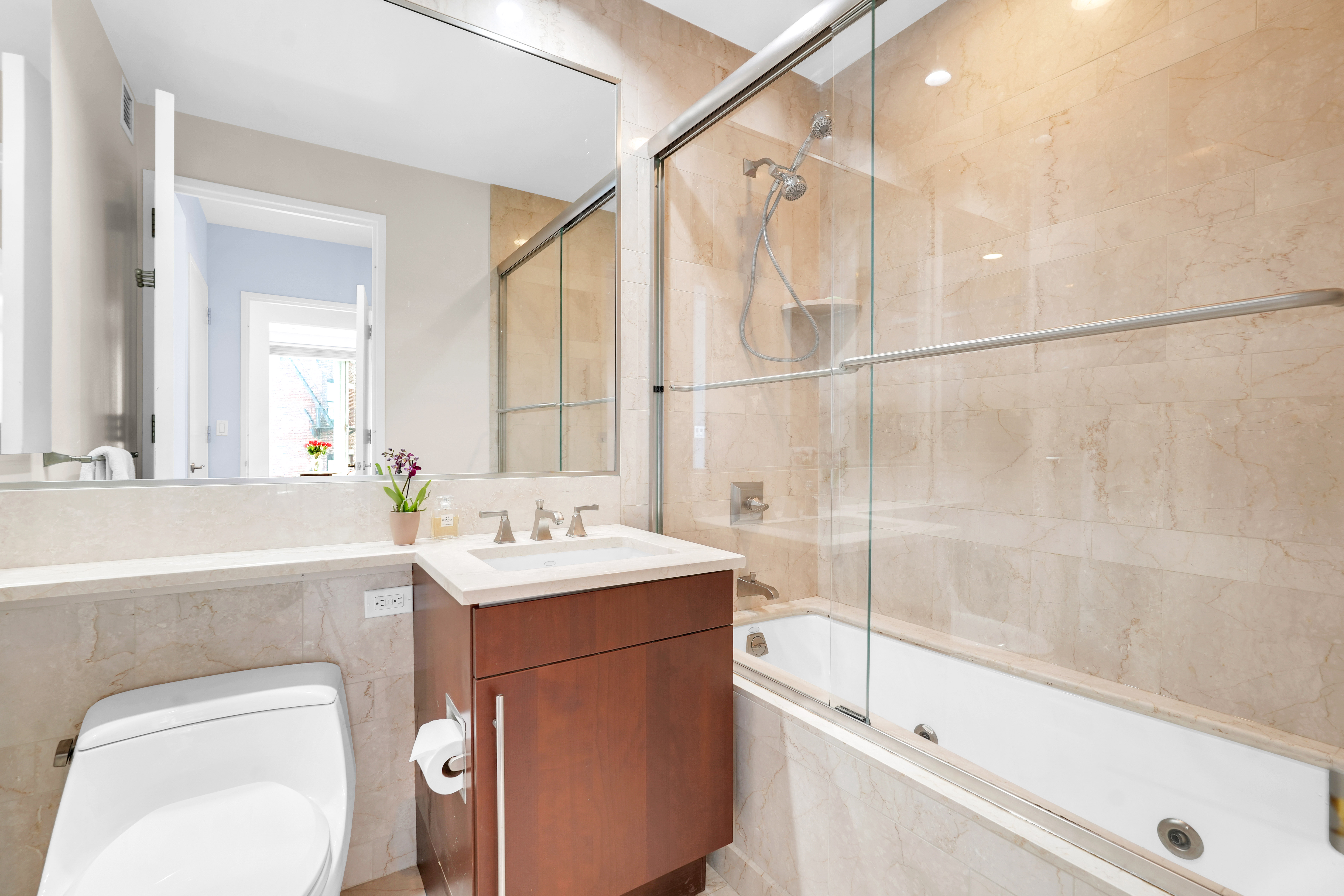 240 Riverside Boulevard, Unit 11F Manhattan, NY 10069 - Photo 5 of 27