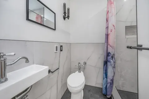 $1,995,000 | 50 King Street, Unit 1B | Hudson Square