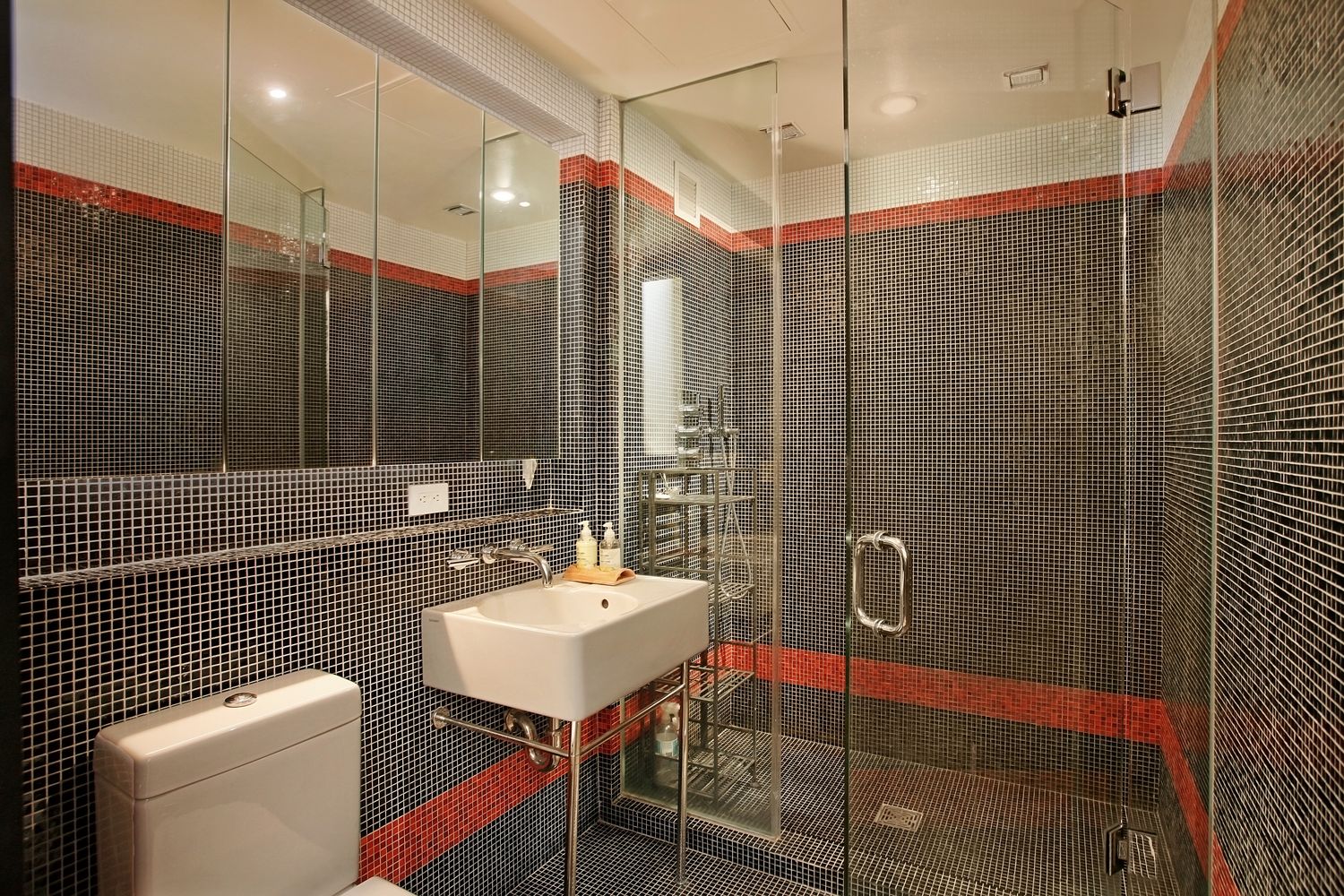 16 West 19th Street, Unit 8B Manhattan, NY 10011 - Photo 7 of 19 a bathroom with a sink toilet and shower