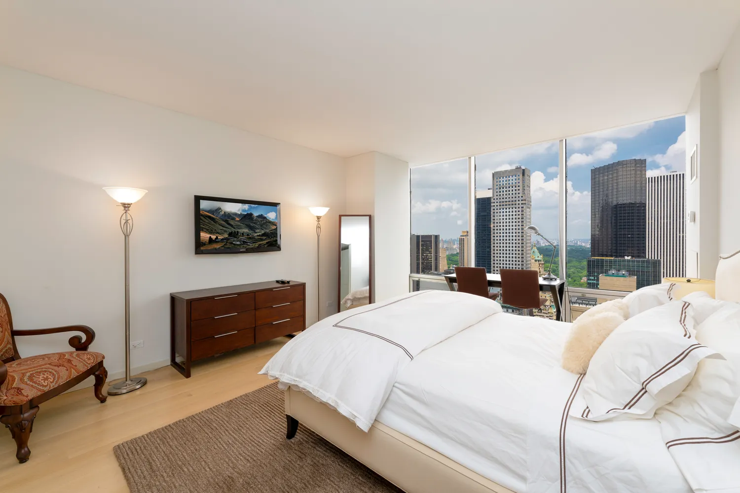 $34,000,000 | 641 5th Avenue, Unit 49CDE | Midtown East