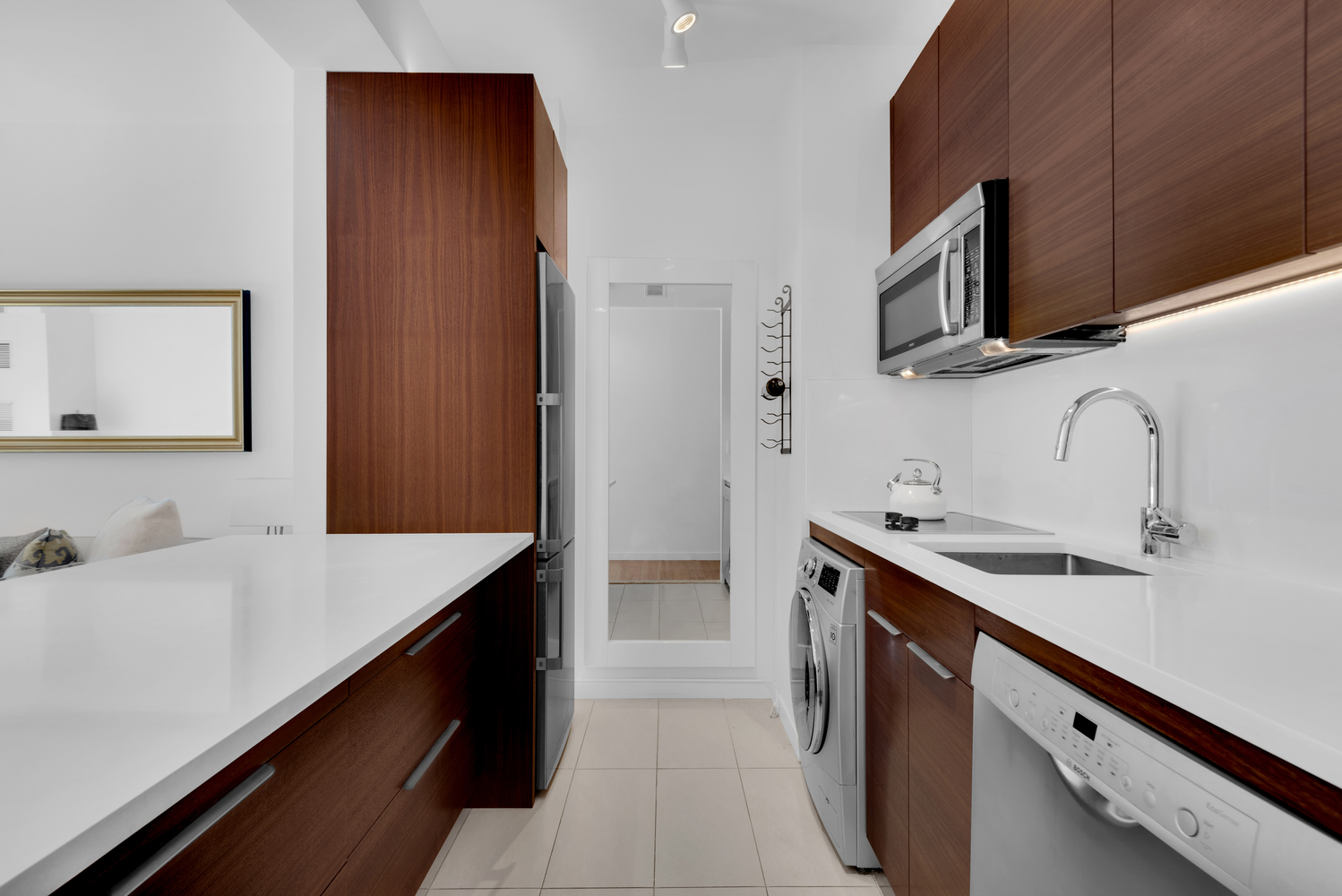 200 East 69th Street, Unit 6J Manhattan, NY 10021 - Photo 2 of 6