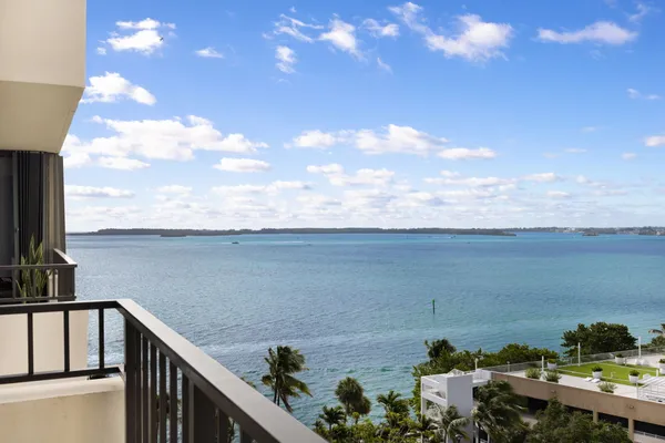 $399,000 | 520 Brickell Key Drive, Unit A1001, Miami, FL 33131