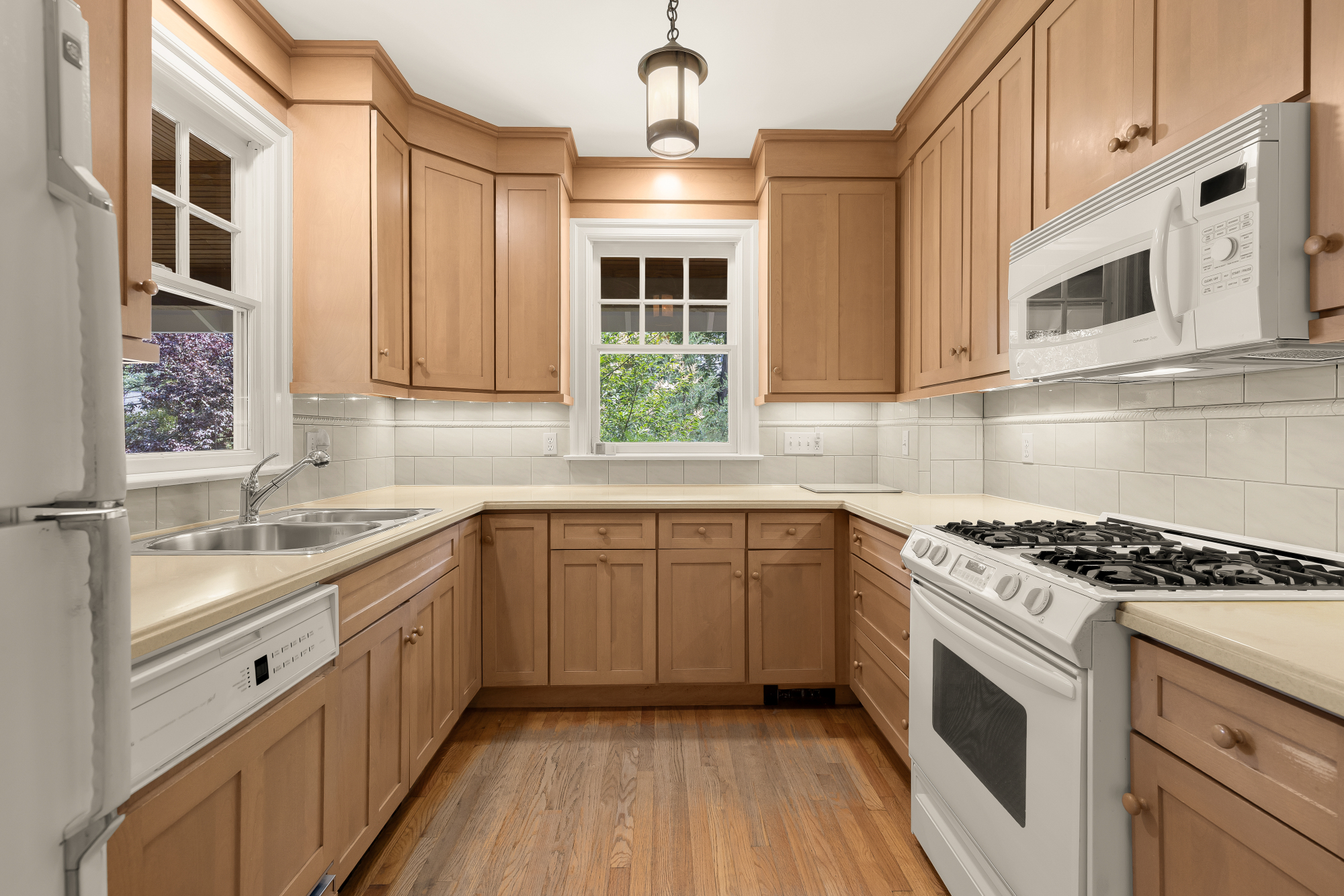 2820 38th Street Northwest Washington, DC 20007 - Photo 10 of 54