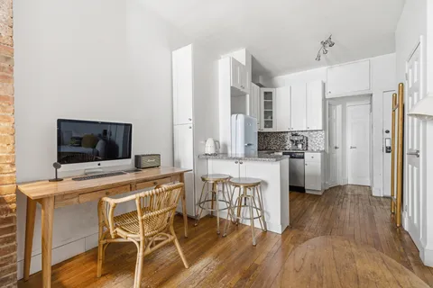 $405,000 | 417 East 78th Street, Unit 2C | Upper East Side