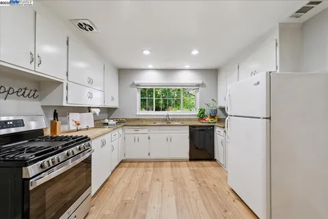 Contact Agent | 168 Albatross Avenue, Livermore, CA 94551