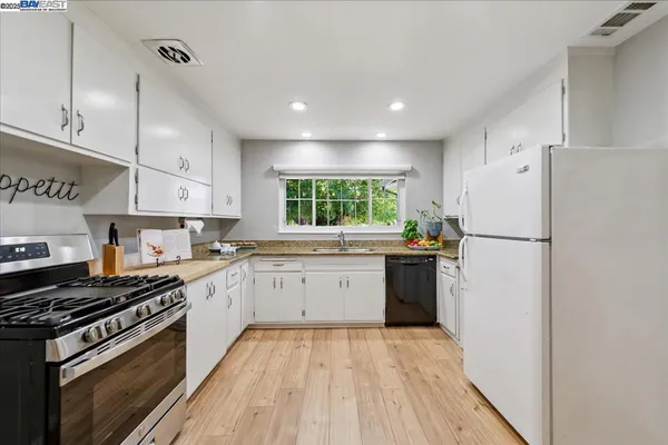 Contact Agent | 168 Albatross Avenue, Livermore, CA 94551