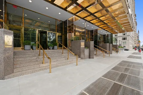 $789,000 | 1 Central Park West, Unit 820 | Upper West Side