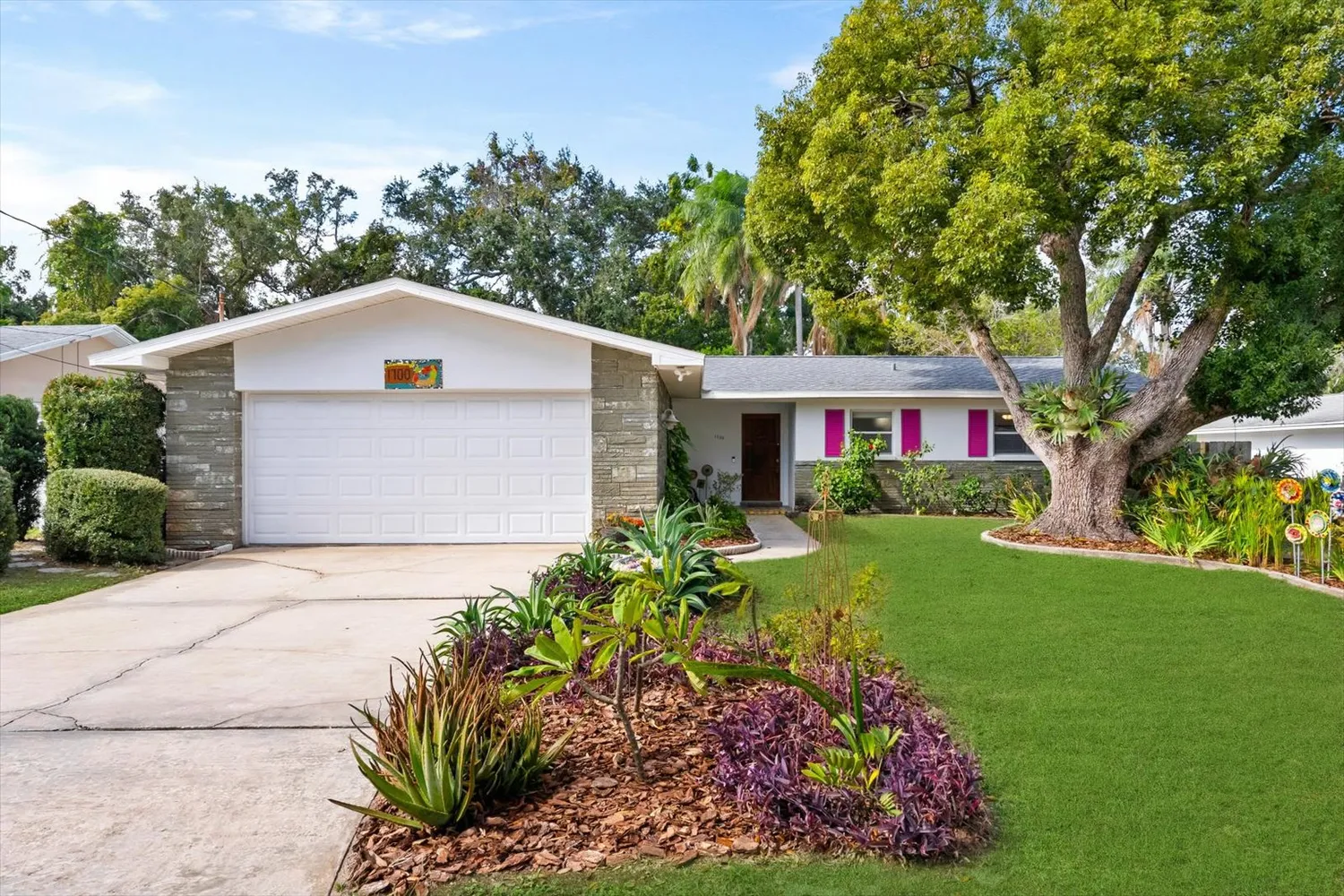 $549,000 | 1700 Patricia Avenue, Dunedin, FL 34698