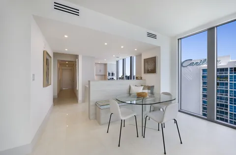 $2,100,000 | 6799 Collins Avenue, Unit 1402, Miami Beach, FL 33141