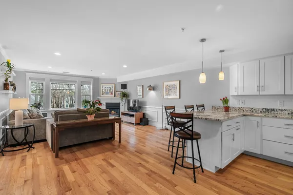 $670,000 | 100 Burrill Street, Unit 3, Swampscott, MA 01907