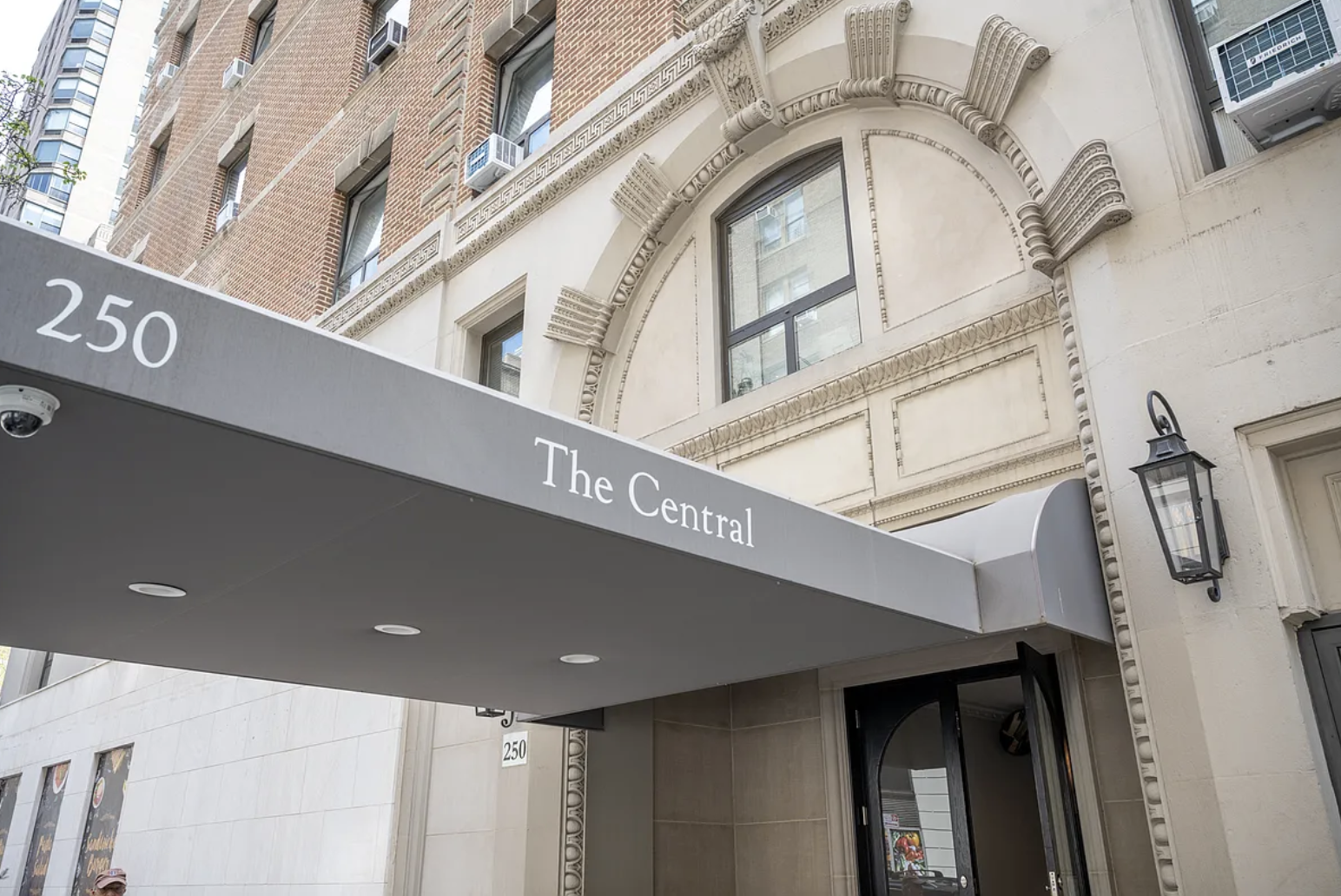 250 West 88th Street, Unit 508 Manhattan, NY 10024 - Photo 8 of 9 a view of a entryway