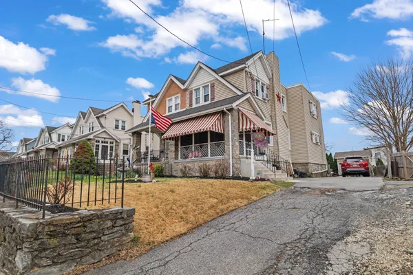 $290,000 | 330 Burmont Road, Drexel Hill, PA 19026