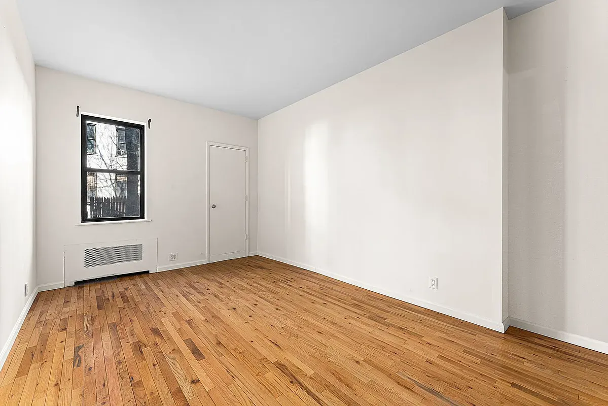 $2,800 | 445 West 48th Street, Unit 1C | Hell's Kitchen