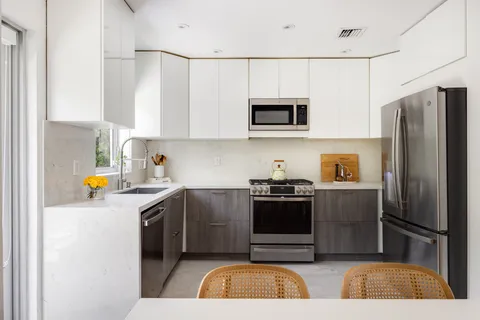 $1,295,000 | 6055 Southwest 38th Street, Miami, FL 33155