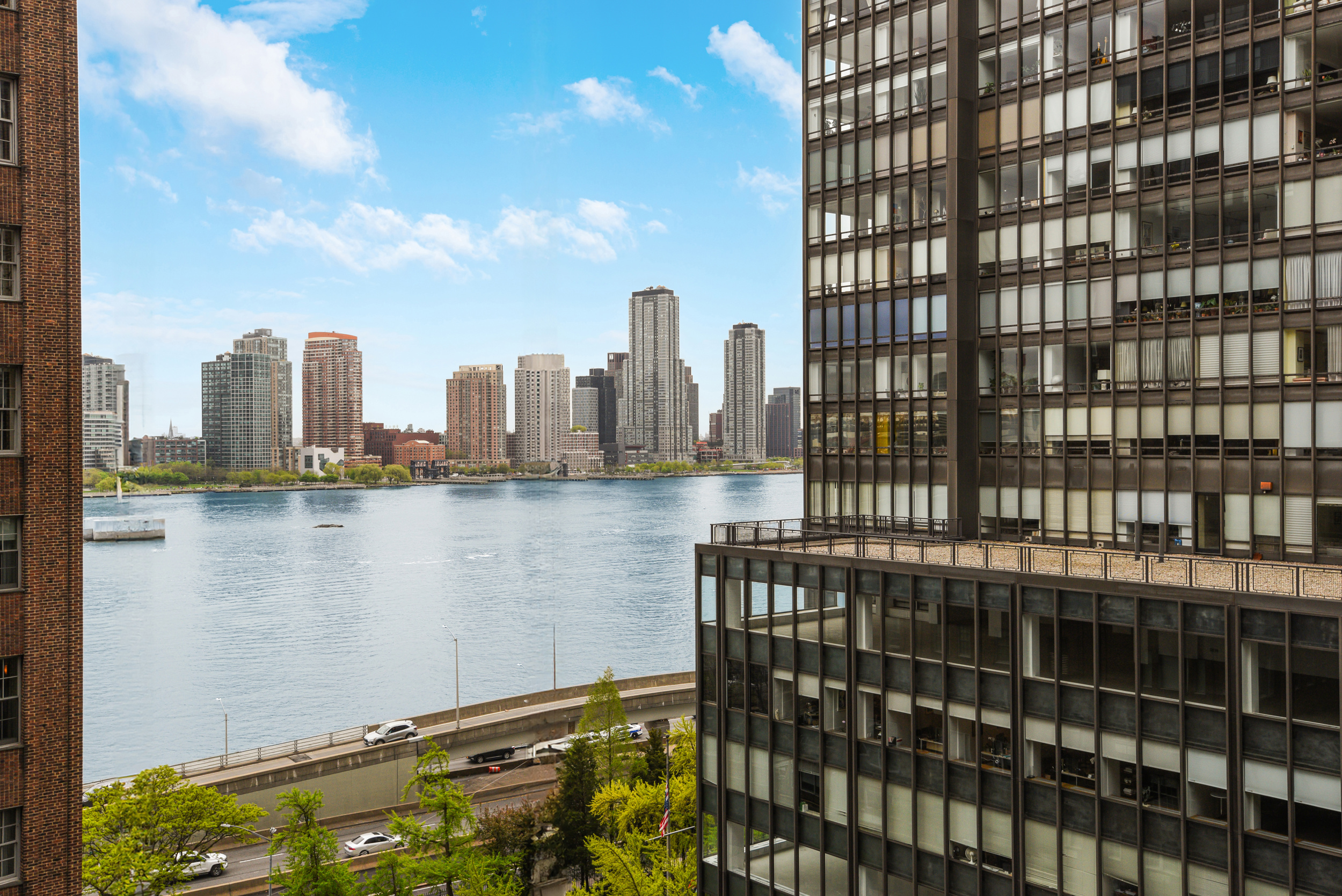 2 Beekman Place, Unit 8D Manhattan, NY 10022 - Photo 6 of 9 Gallery Image 6