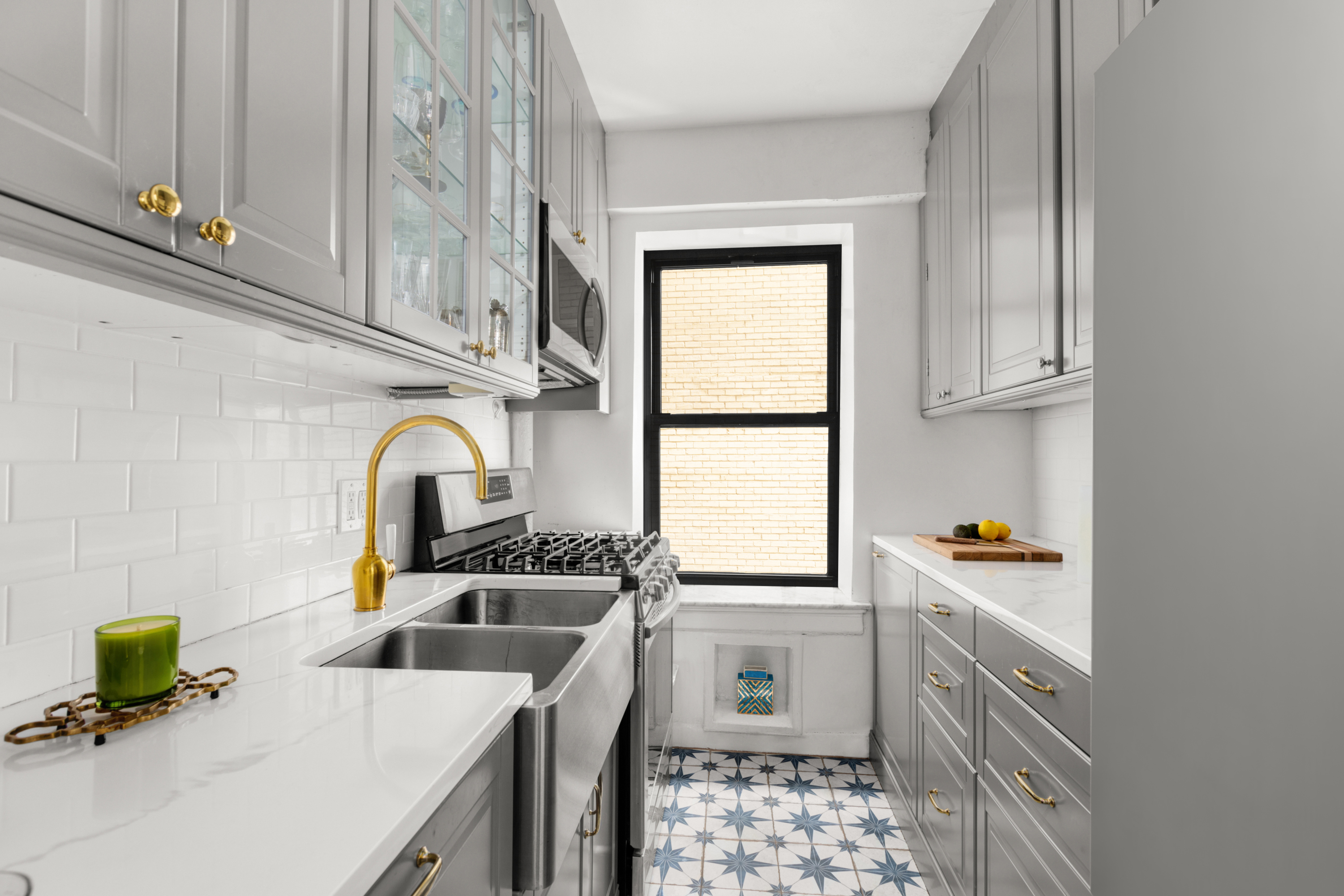 227 East 57th Street, Unit 14G Manhattan, NY 10022 - Photo 2 of 9