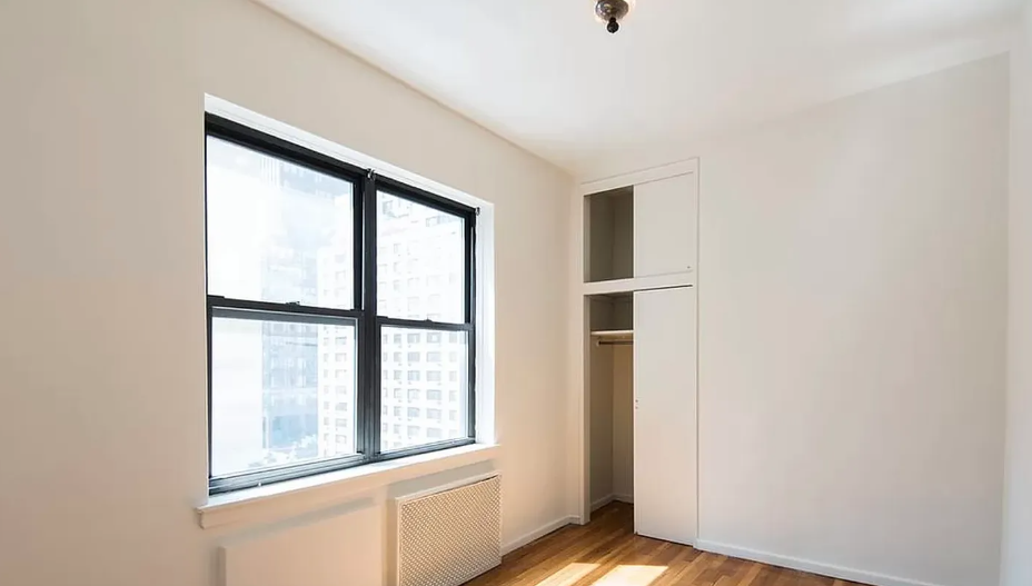 301 East 49th Street, Unit 3C Manhattan, NY 10017 - Photo 3 of 6