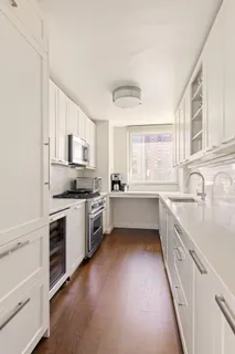 $3,495,000 | 200 East 94th Street, Unit 1917 | Upper East Side