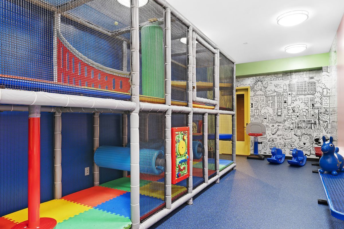 360 Furman Street, Unit 836 Brooklyn, NY 11201 - Photo 33 of 36