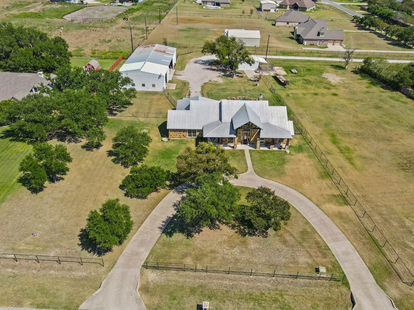 $1,049,000 | 216 Megan Court, Hudson Oaks, TX 76087