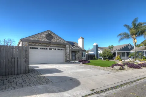 $939,000 | 813 Sunningdale Drive, Oceanside, CA 92057