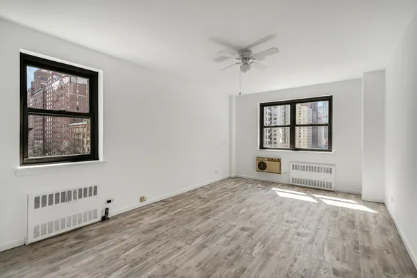 $995,000 | 357 East 57th Street, Unit 5D | Sutton Place