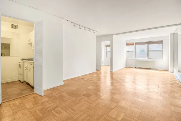 $3,500 | 155 East 34th Street, Unit 14N | Murray Hill