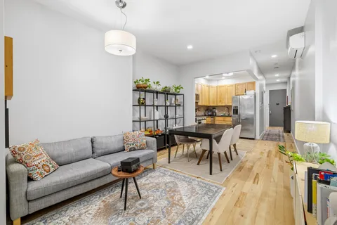 $750,000 | 171 Henry Street, Unit 3A | Two Bridges