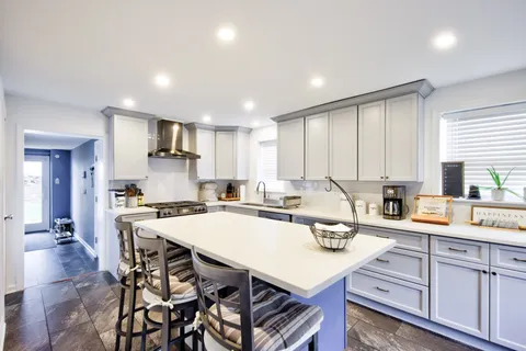 Contact Agent | Wayne Avenue, Springfield, PA 19064