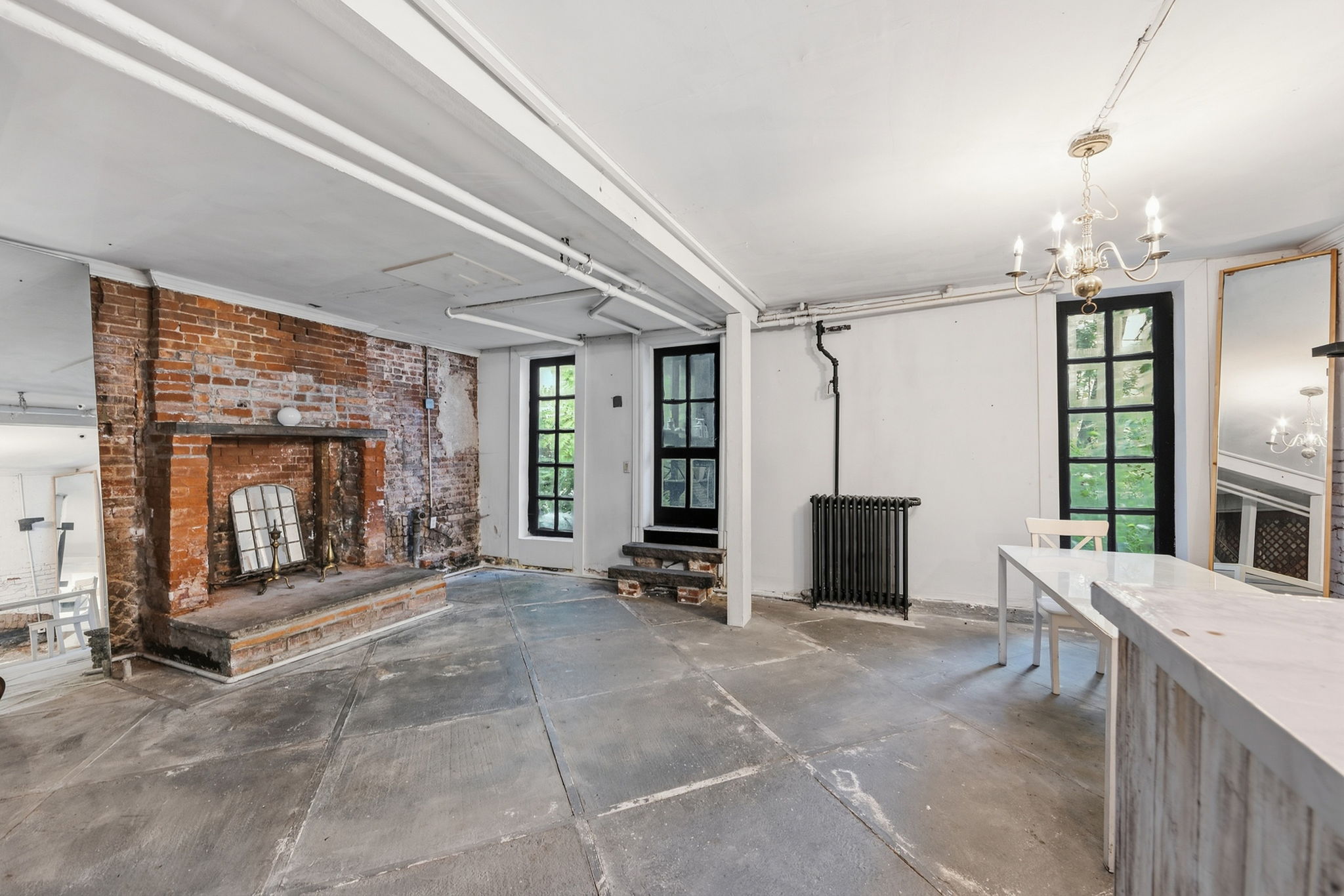 21-44 45th Road Queens, NY 11101 - Photo 7 of 9 Gallery Image 7