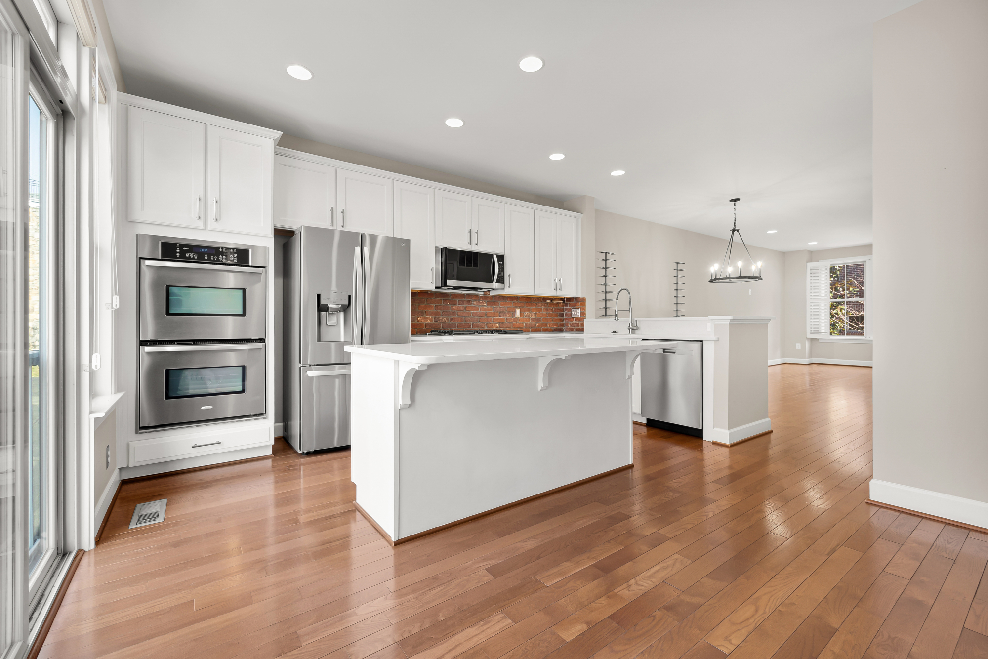 3351 Kemper Road Arlington, VA 22206 - Photo 5 of 17