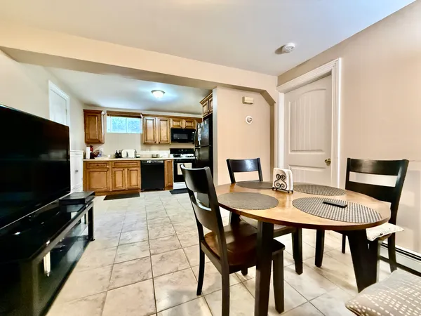 $2,150 | 11 Sydney Place, Unit 1 | Egbertville