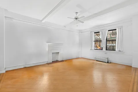 $2,495,000 | 33 West 67th Street | Upper West Side