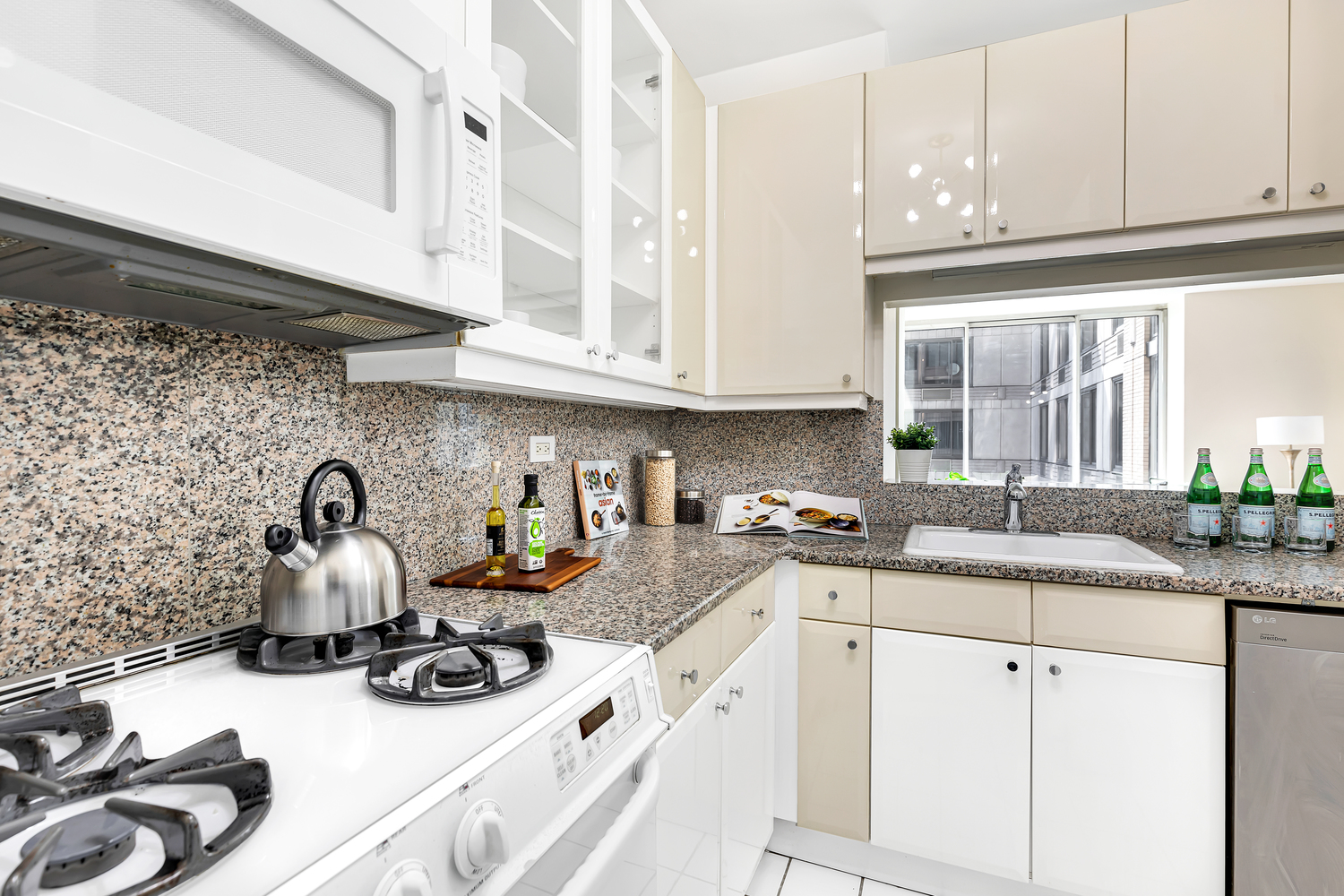 200 Riverside Boulevard, Unit 10F Manhattan, NY 10069 - Photo 3 of 10