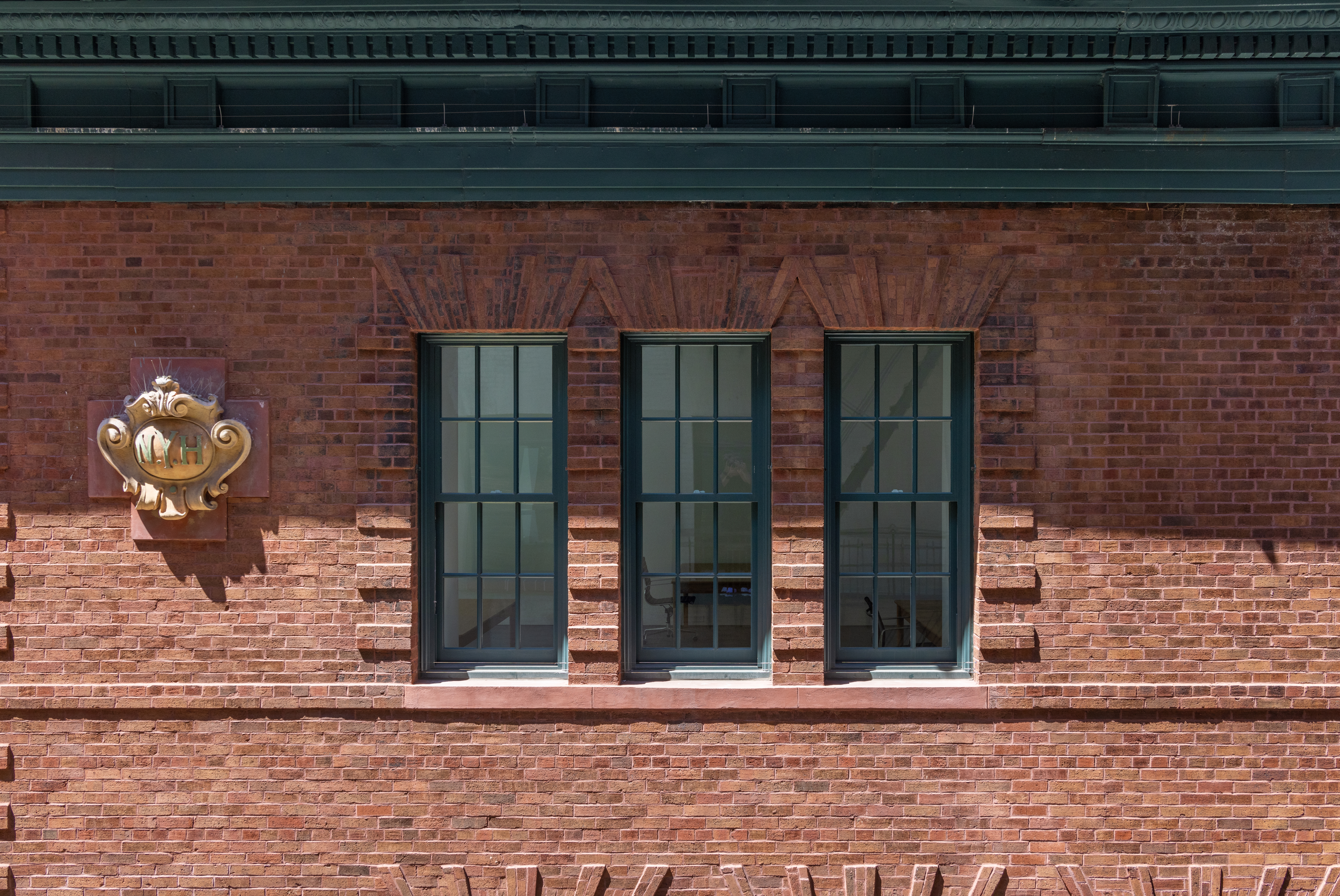 9 Jay Street Manhattan, NY 10013 - Photo 16 of 32 a front view of a house with entryway