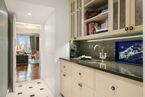 $8,500,000 | 151 Central Park West, Unit 11NORTH | Upper West Side