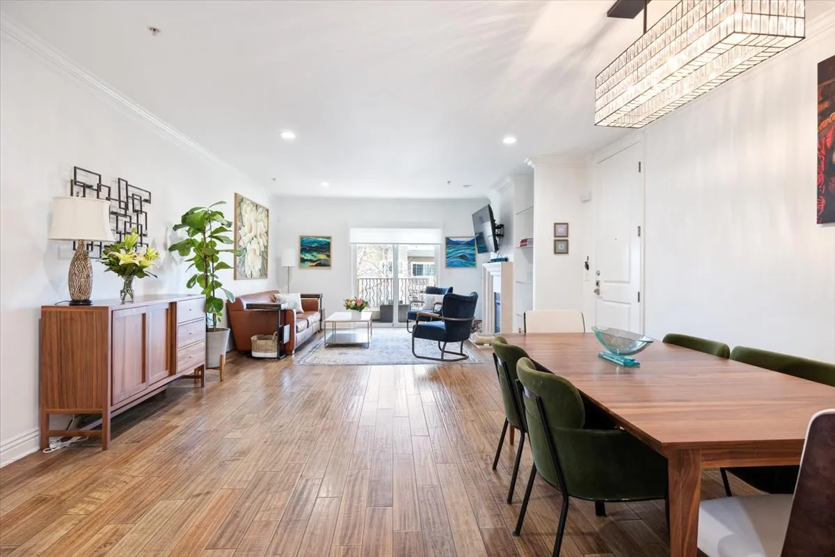 $999,999 | 4394 Farmdale Avenue, Unit 202, Studio City, CA 91604