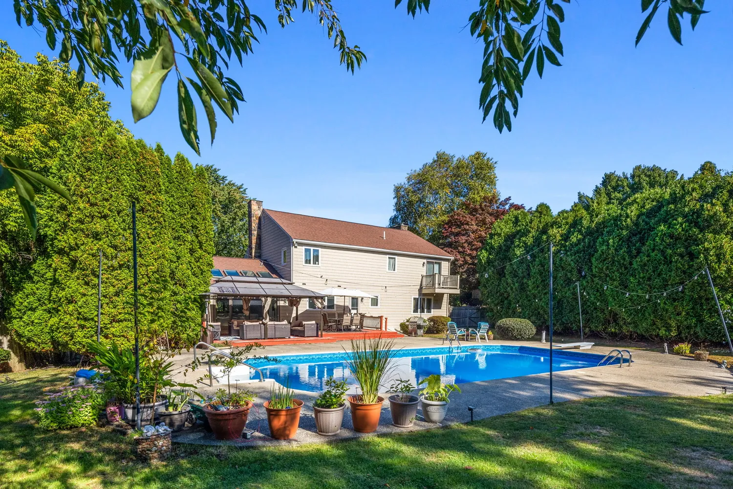a view of an outdoor space with seating area