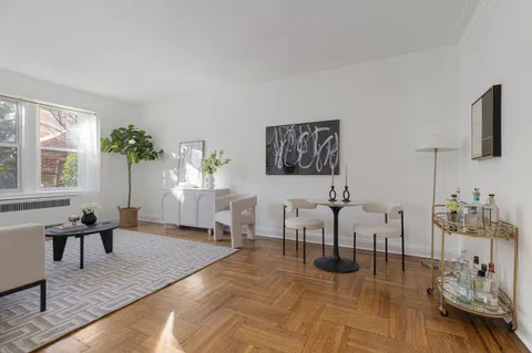 $425,000 | 280 Ocean Parkway, Unit 1S | Kensington