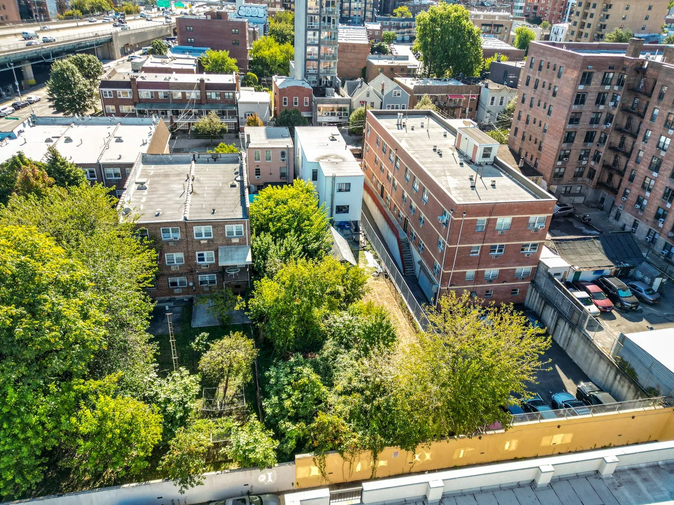 a picture of city view