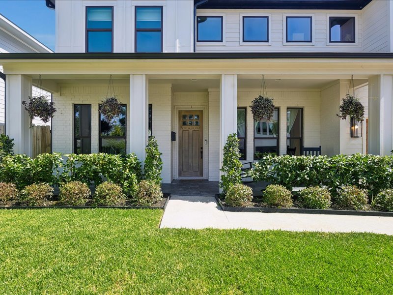 1313 Thornton Road Houston, TX 77018 - Photo 2 of 5