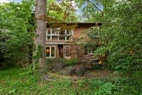$1,000,000 | 6302 Bannockburn Drive, Bethesda, MD 20817