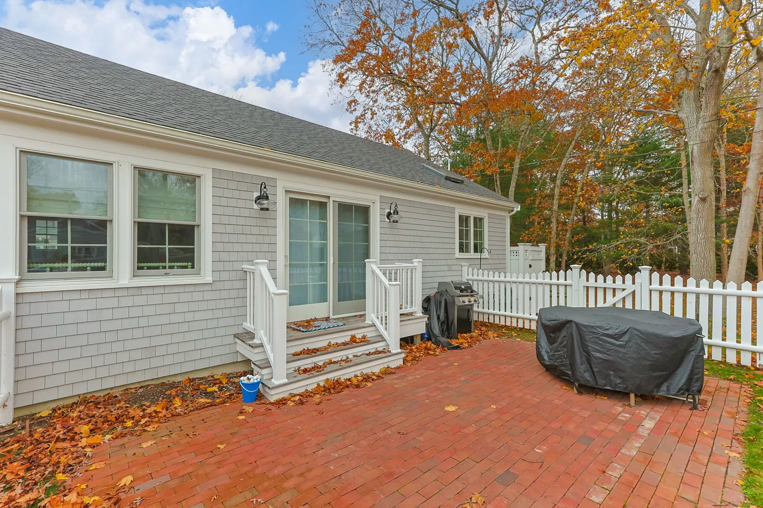 $1,095,000 | 16 2nd Avenue, Unit 4, Osterville, MA 02655