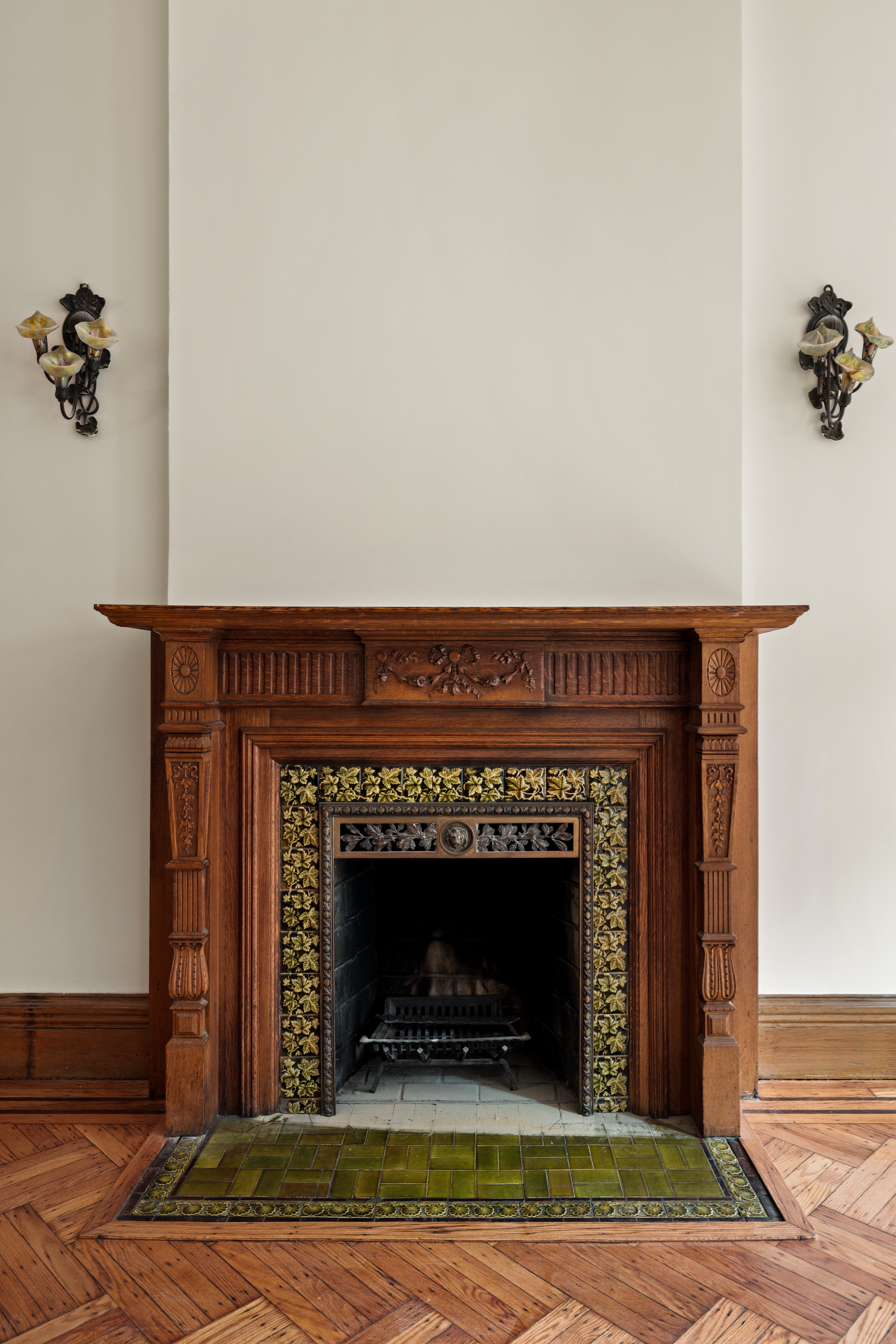 906 President Street, Unit 1 Brooklyn, NY 11215 - Photo 17 of 18 a living room with a fireplace