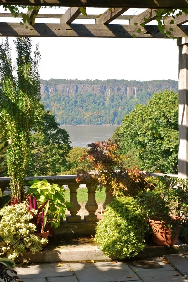 $535,000 | 4555 Henry Hudson Parkway West, Unit A310 | Riverdale